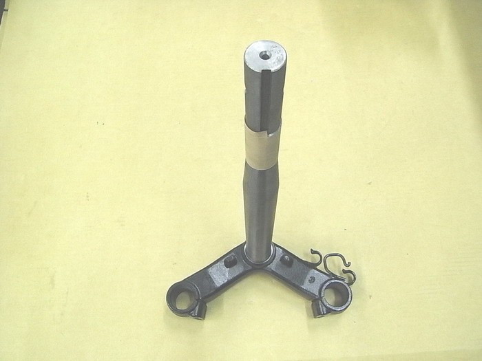 Траверса передней вилки