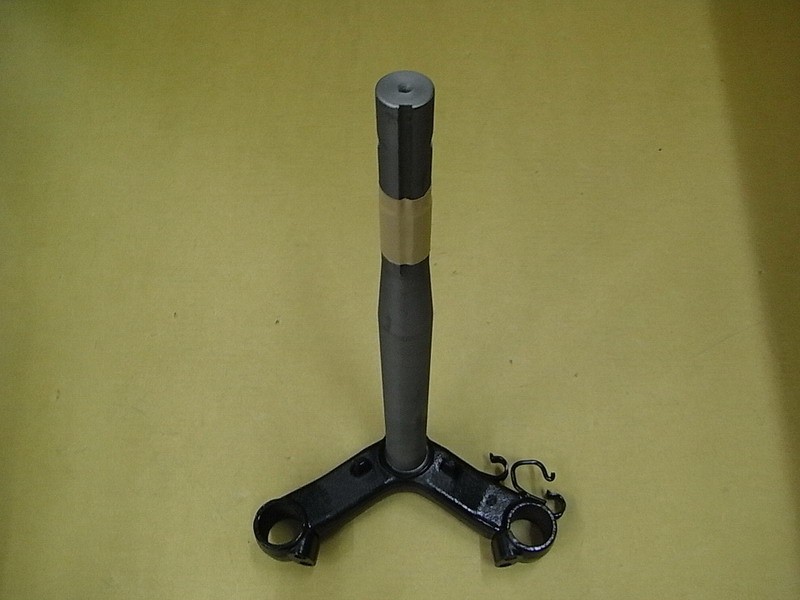 Траверса передней вилки