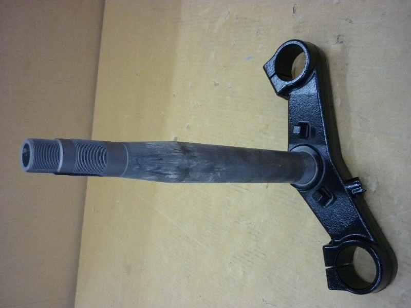 Траверса передней вилки