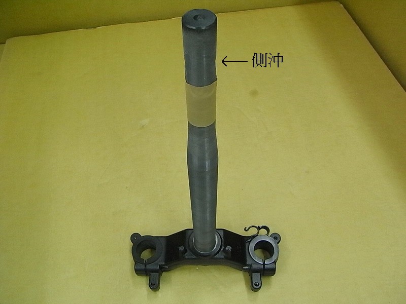 Траверса передней вилки