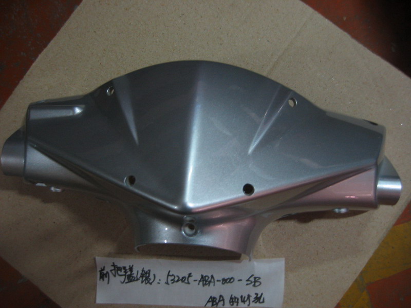 Облицовка руля передняя серебристый (S-880S)