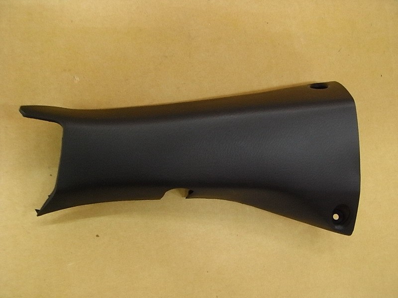 Облицовка руля правая черный_BK-001U