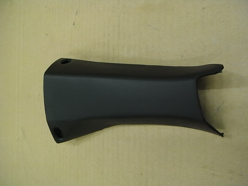 Облицовка руля нижняя левая черный_BK-001U