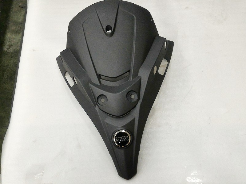 Облицовка под ветровым стеклом