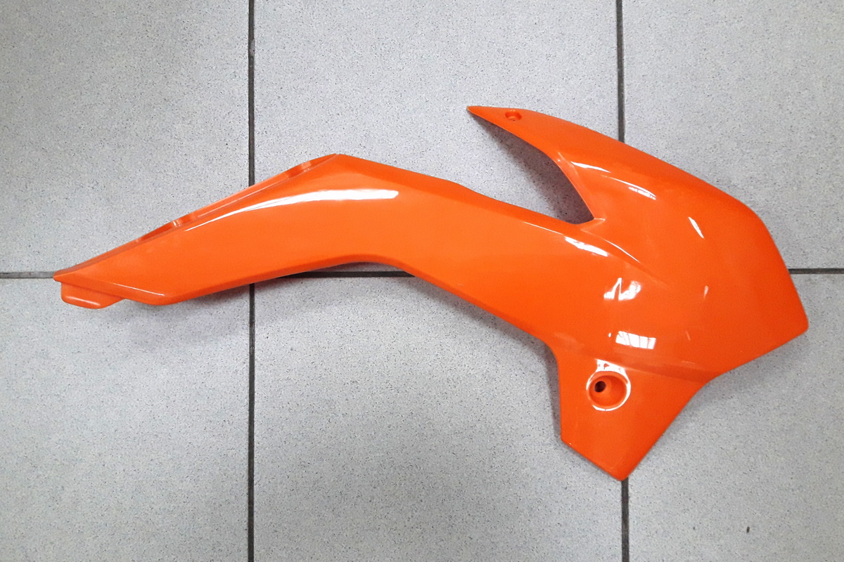 Облицовка передняя правая, оранжевый