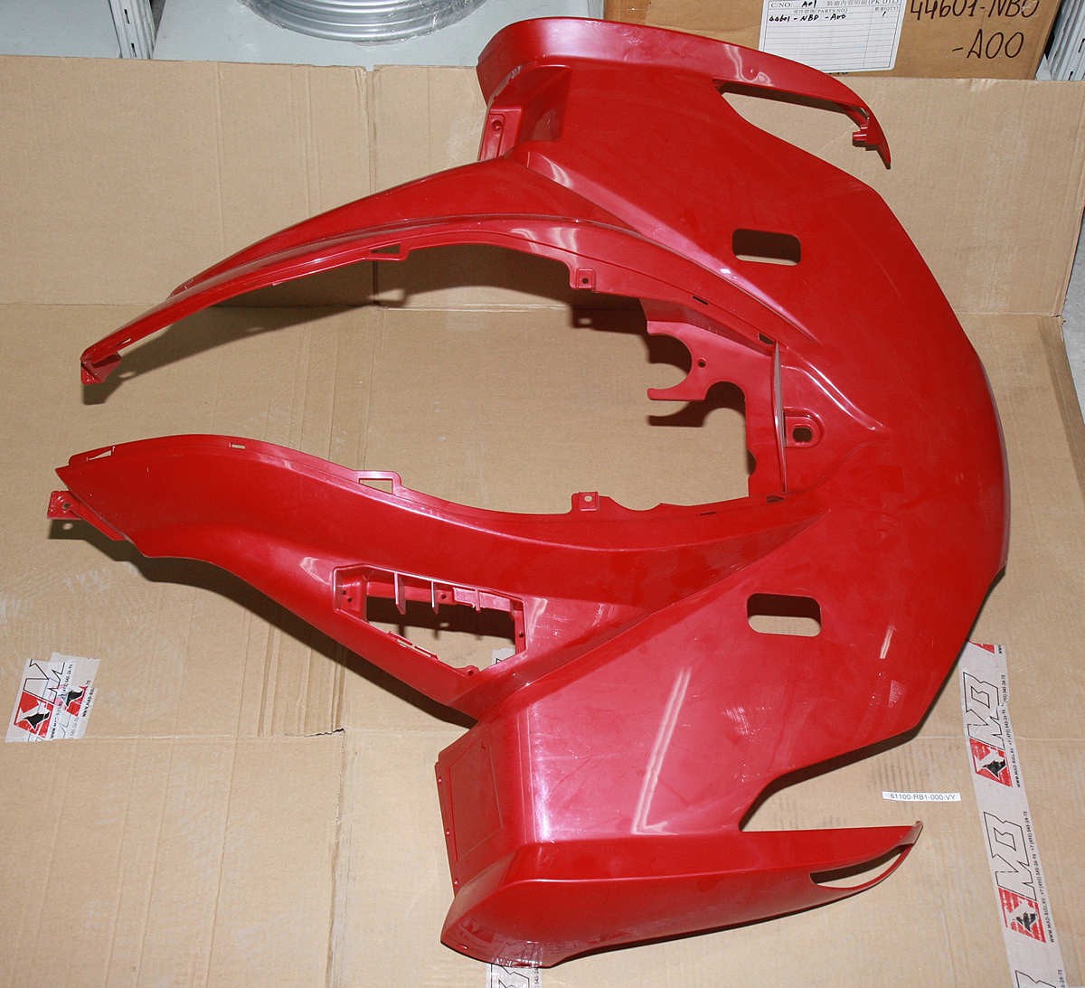 Облицовка передняя красный_PP-40759-25