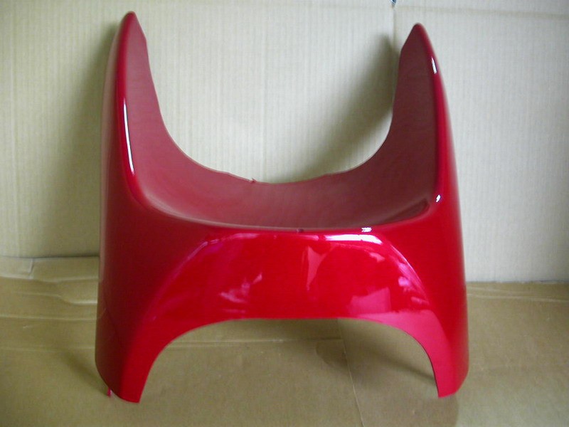 Облицовка передняя нижняя красный_R-010CA