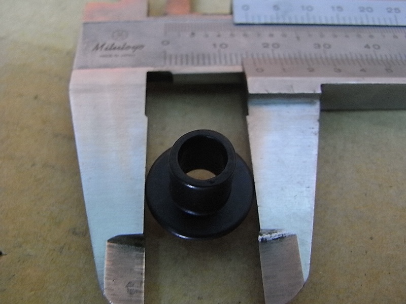 Втулка крыла переднего