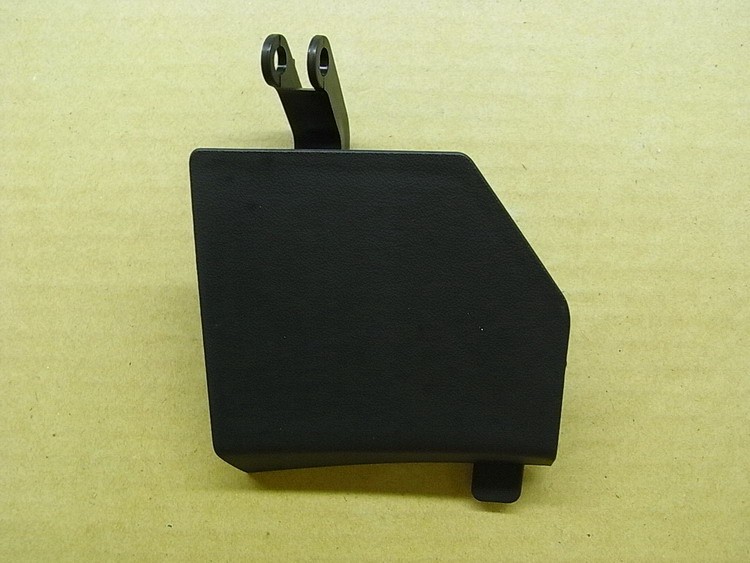 Крышка отсека для мелочи правая