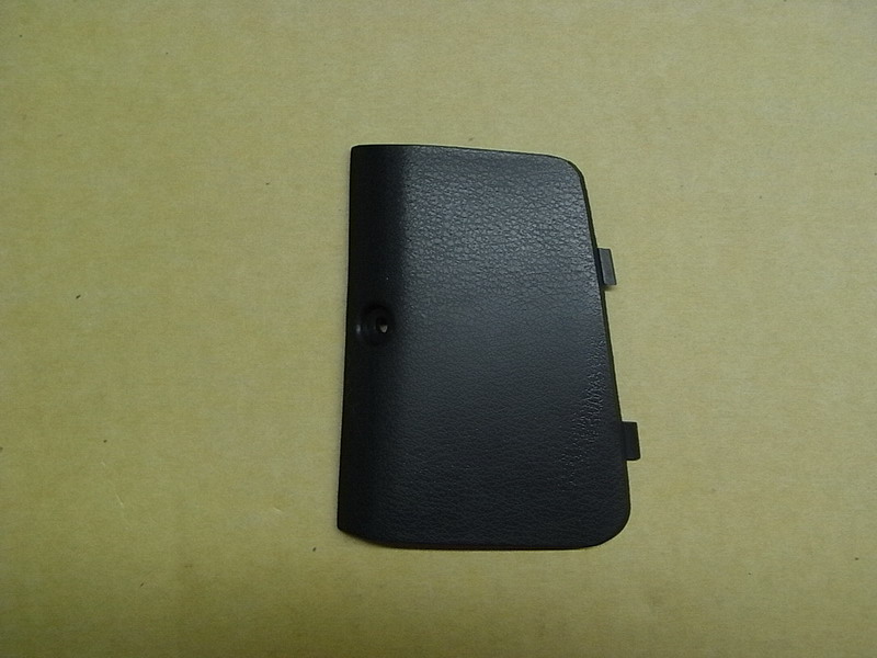 Крышка отсека для мелочи черный_BK-001U