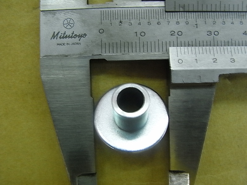 Втулка крепления облицовки