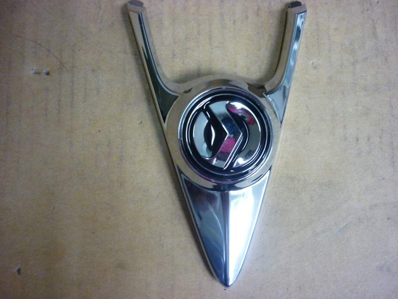 Эмблема переднего пластика