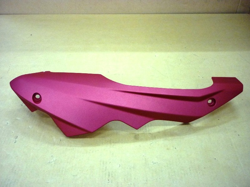 Облицовка нижняя правая красный (R-187UL)