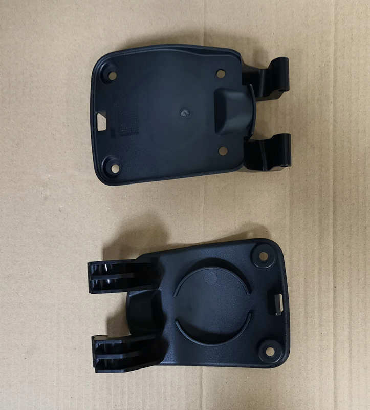 Кронштейн крышки топливного бака