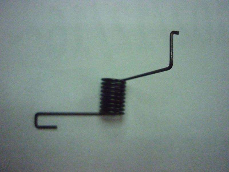 Пружина крышки топливного бака