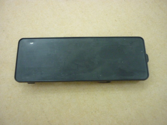 Крышка доступа к номеру рамы черный_BK-001U