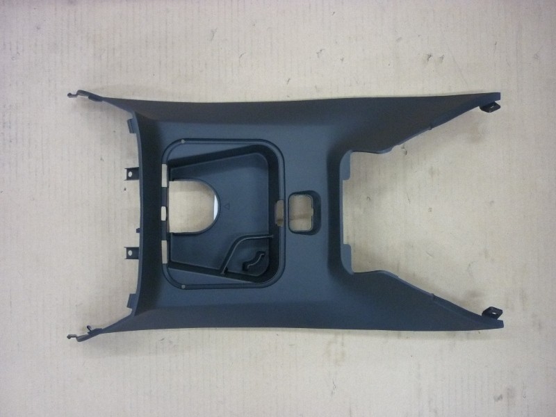 Облицовка центральная черный_BK-001UL