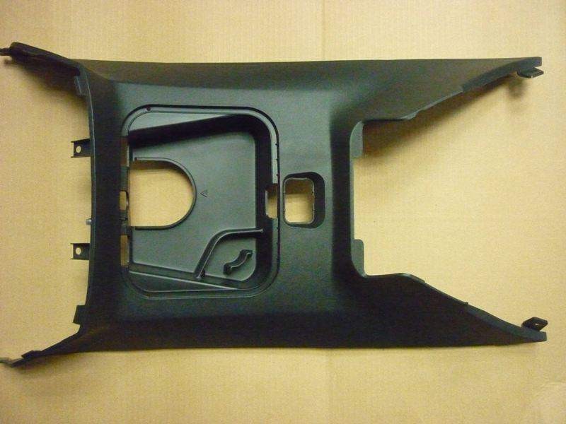 Облицовка центральная черный_BK-001U-L