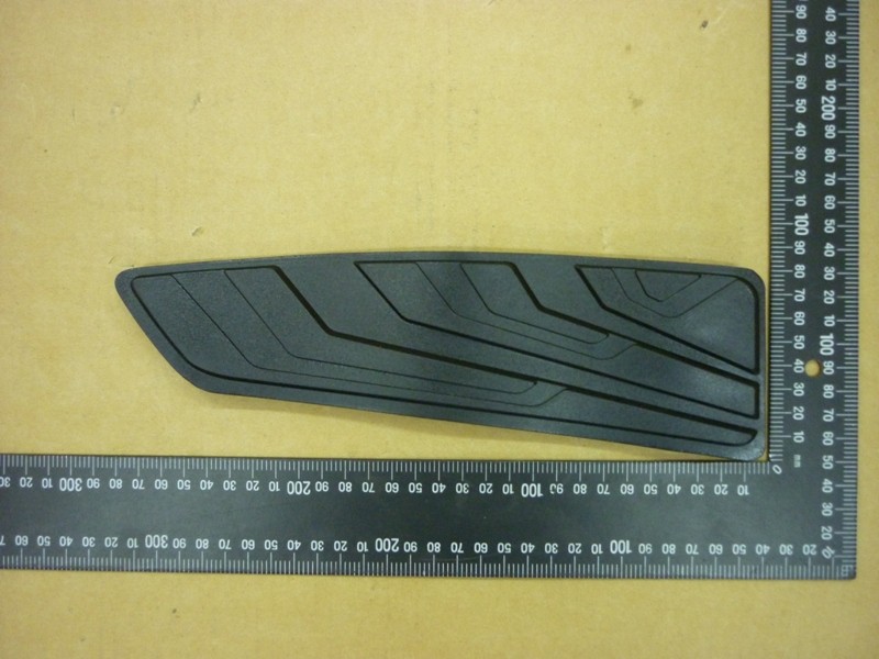 Коврик пола правая передняя часть черный_BK-001U