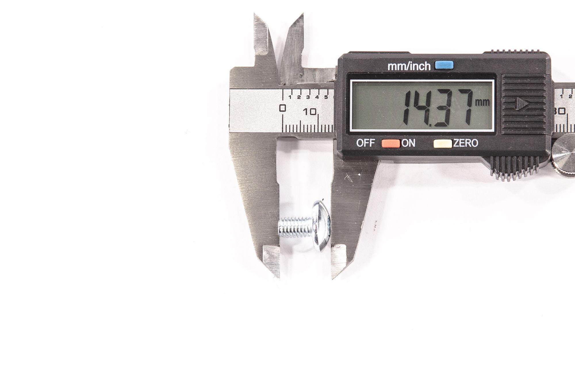Винт M6x10
