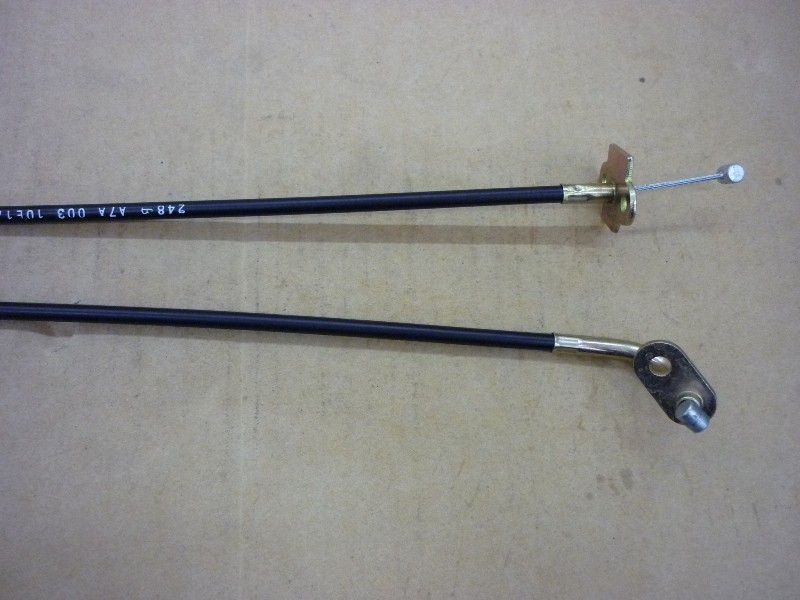 Трос замка крышки топливного бака