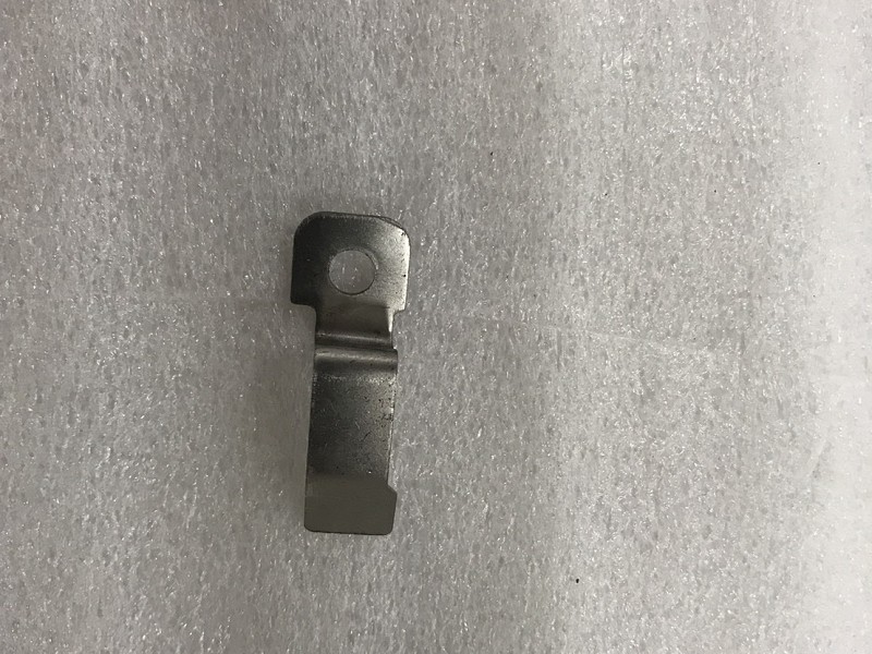 Пластина пружины пробки бака