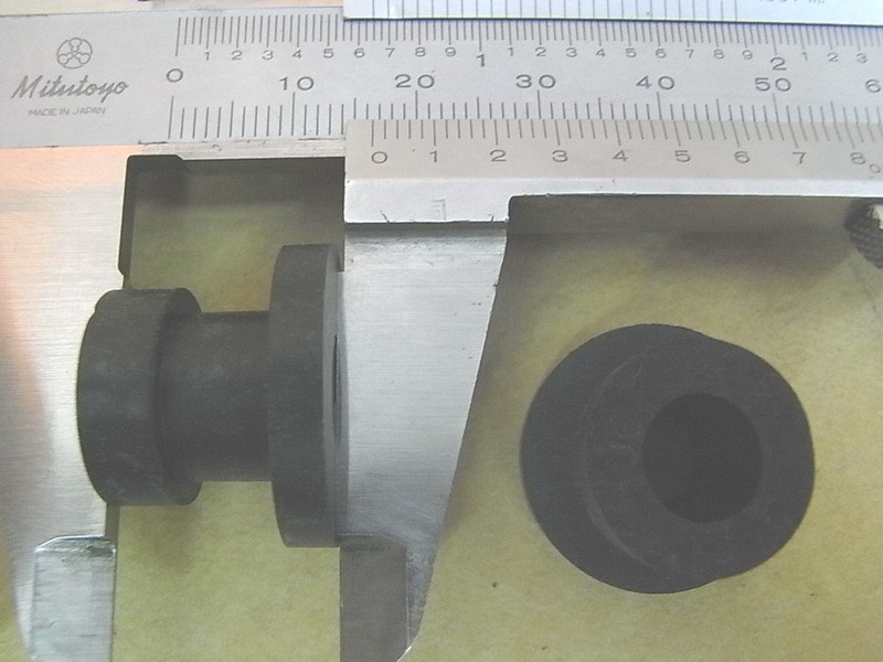 Подушка крепления топливного бака