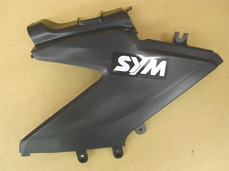 Облицовка центральная правая черный_BK-002U