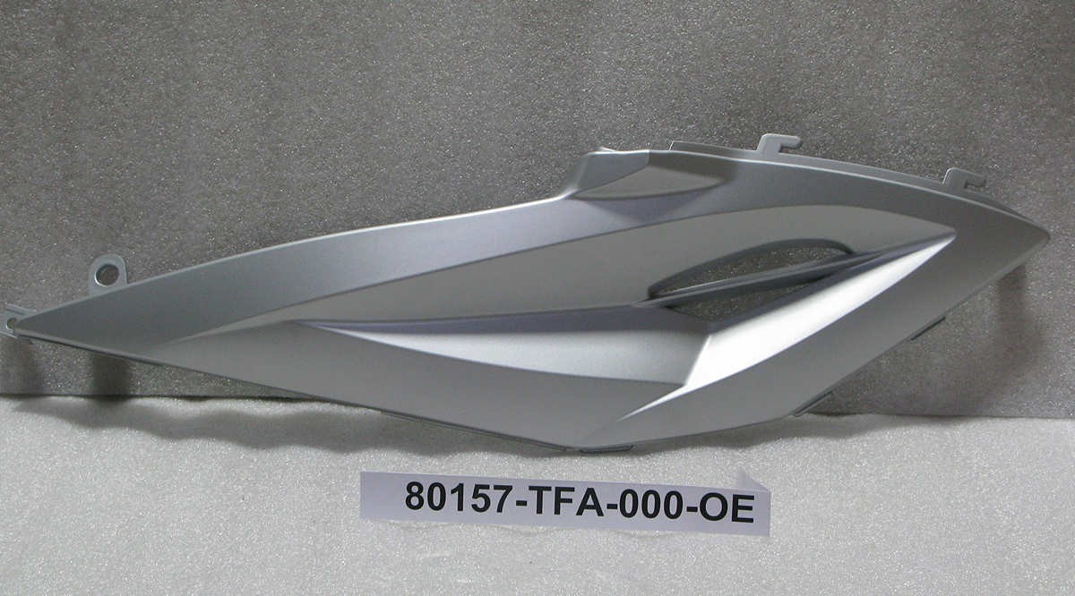 Облицовка задняя левая серебристый_S-877U