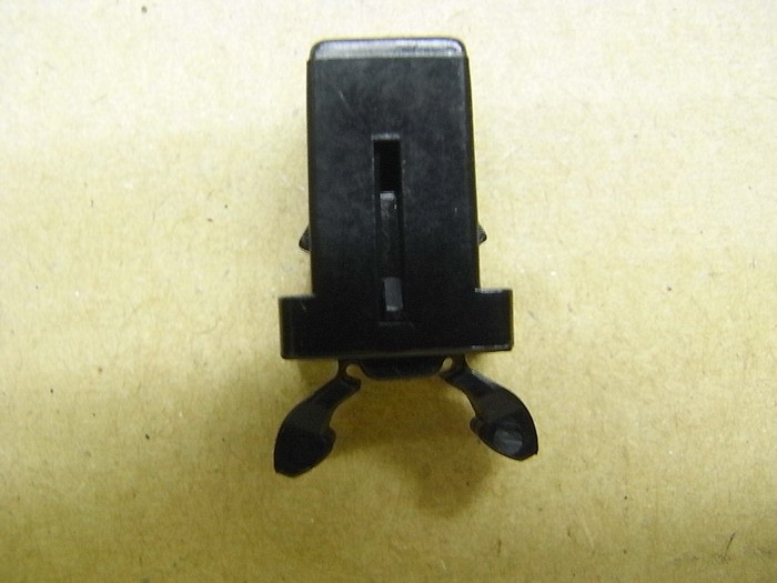 Замок отсека для мелочи