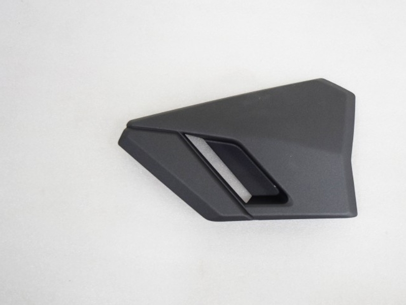 Крышка багажного отсека матовый черный_GY-7450U
