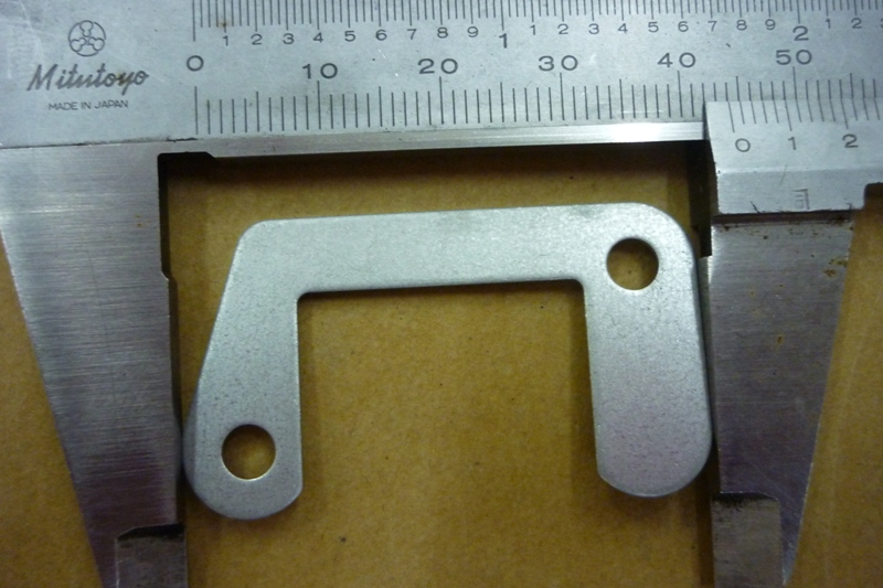 Кронштейн петли крышки бокса