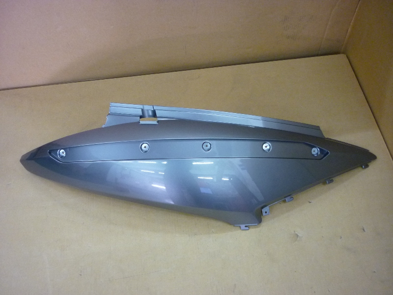 Облицовка задняя правая серый (GY-430S)