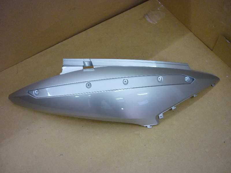 Облицовка задняя правая серебристый (S-7S)