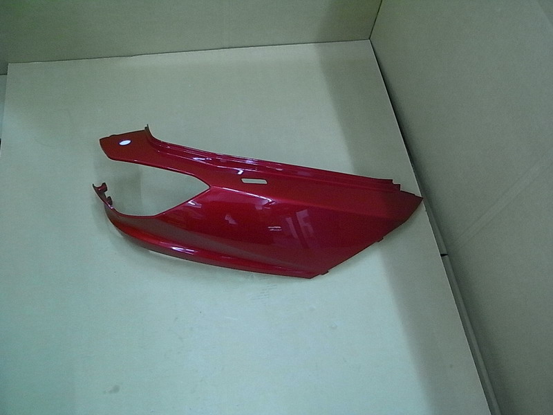 Облицовка задняя правая красный (R-010CA)