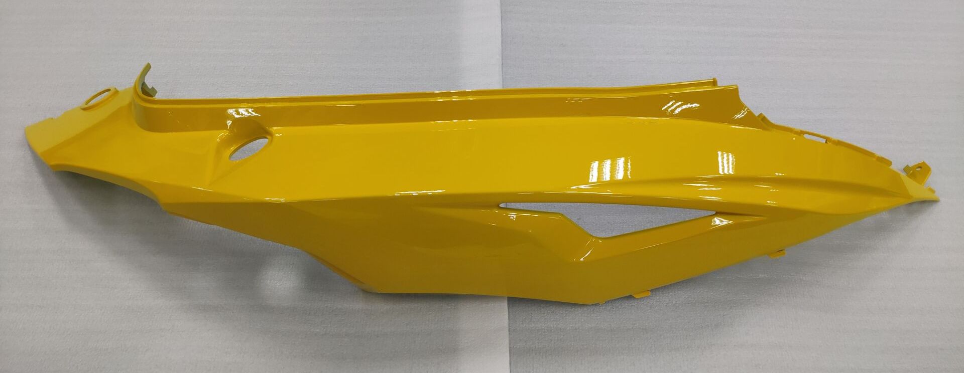 Облицовка задняя правая желтый (Y108C)