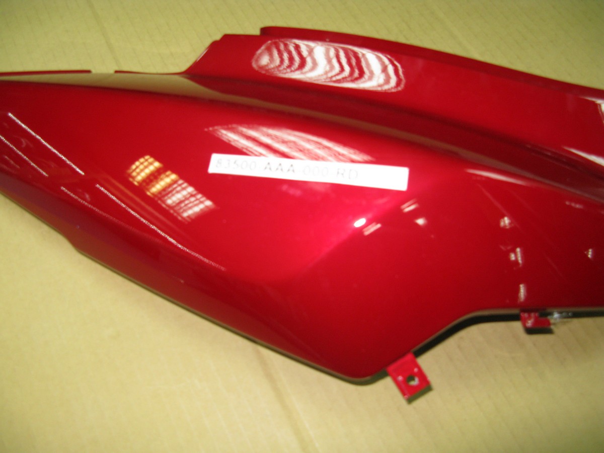 Облицовка задняя правая красный (R-010CA)