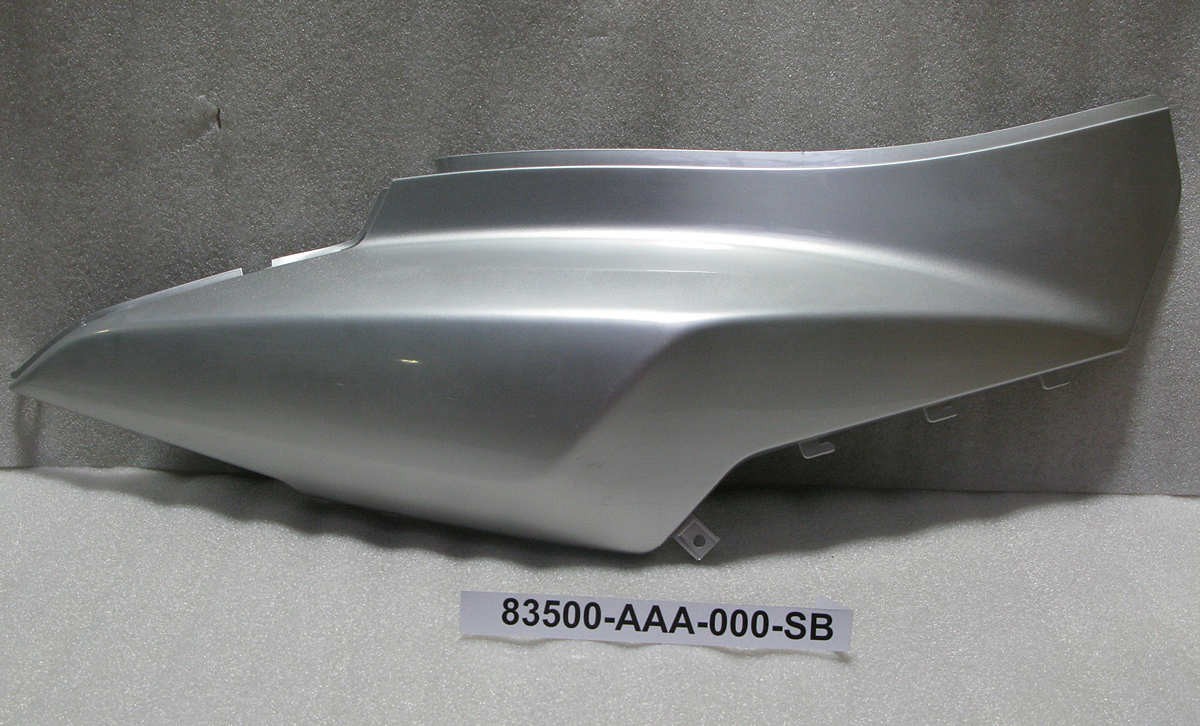 Облицовка задняя правая серебристый (S-880S)