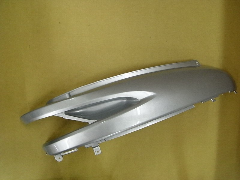 Облицовка задняя правая серебристый_S-880S