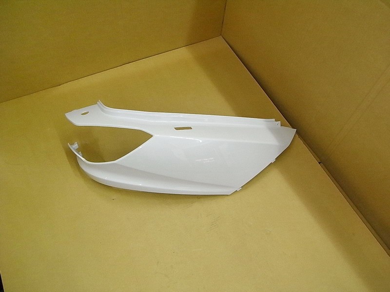 Облицовка задняя правая белый (WH-300P)