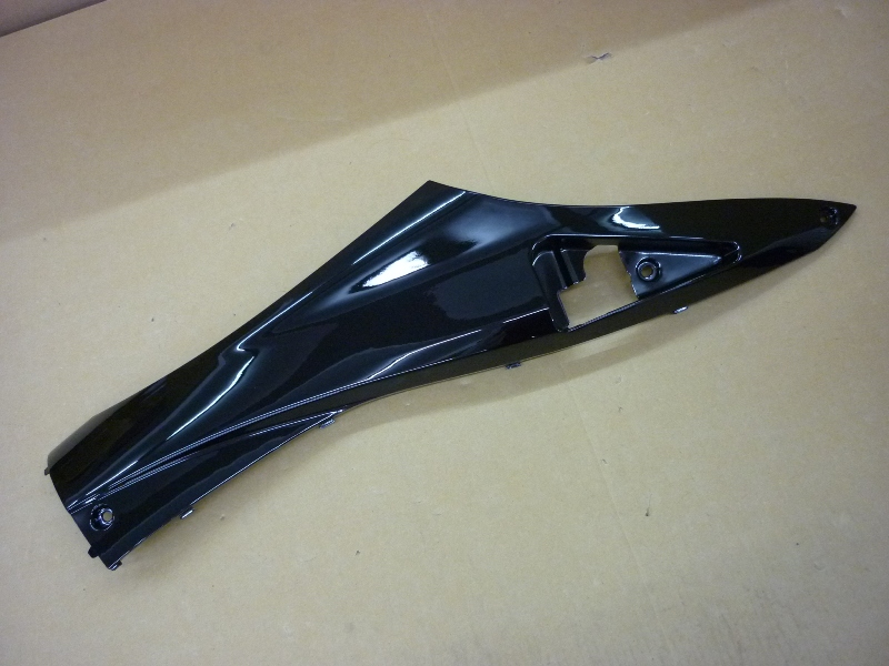 Облицовка боковая правая черный_BK-500C