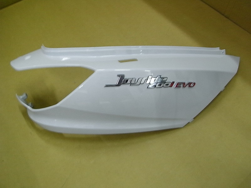 Облицовка задняя правая белый (WH-300P)