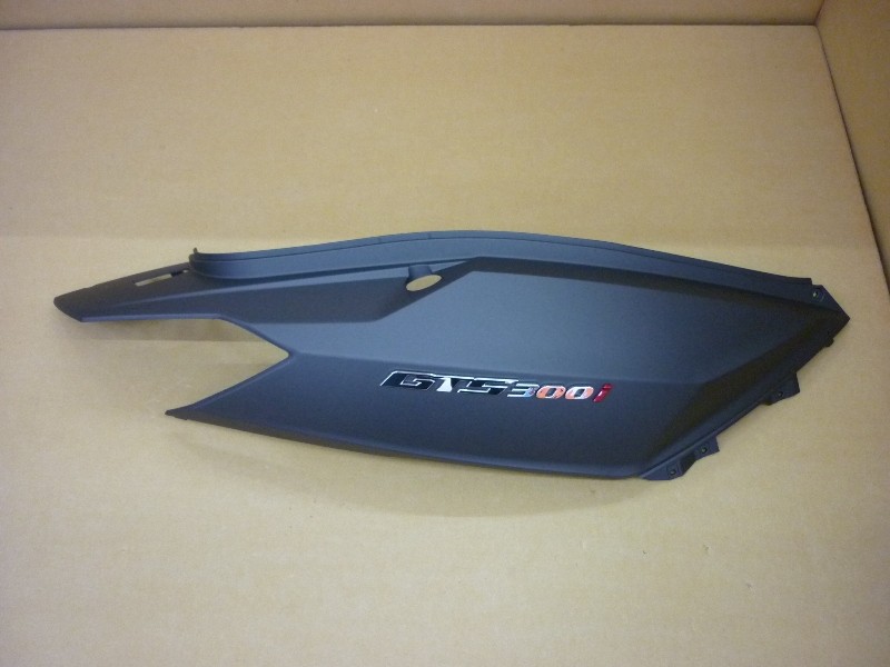 Облицовка задняя правая матовый черный_GY-7450U