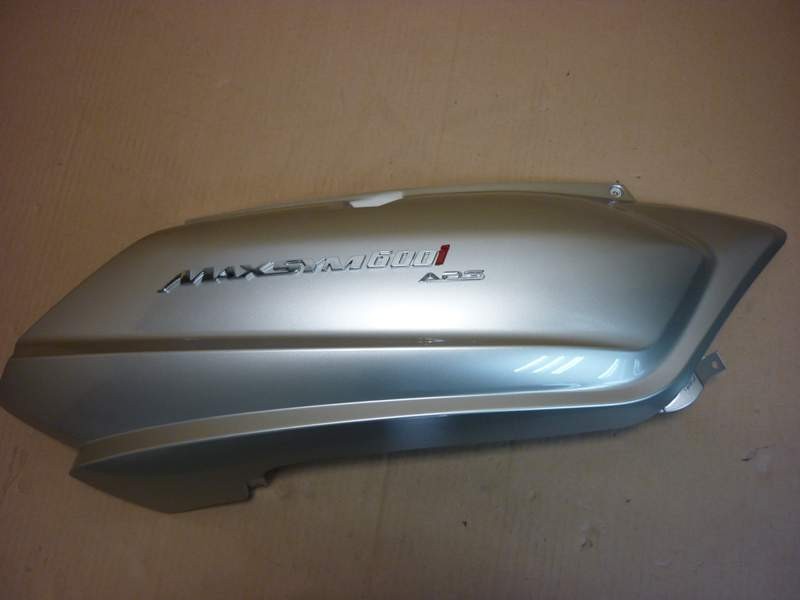 Облицовка задняя правая серебристый_S-7S