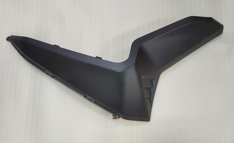 Облицовка боковая средняя правая B [BUP-275U]