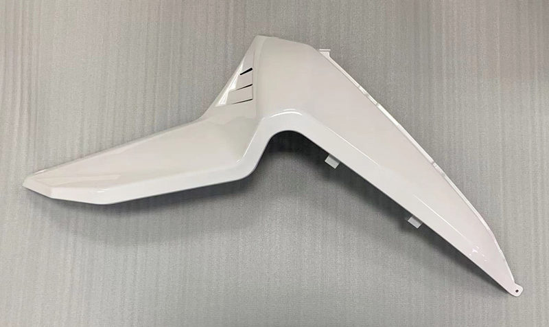 Облицовка боковая средняя правая B [WH-8028P]