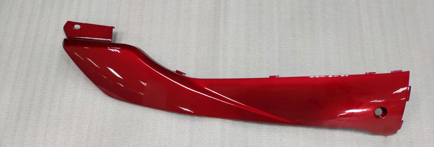 Облицовка боковая правая красный (R-010CA)