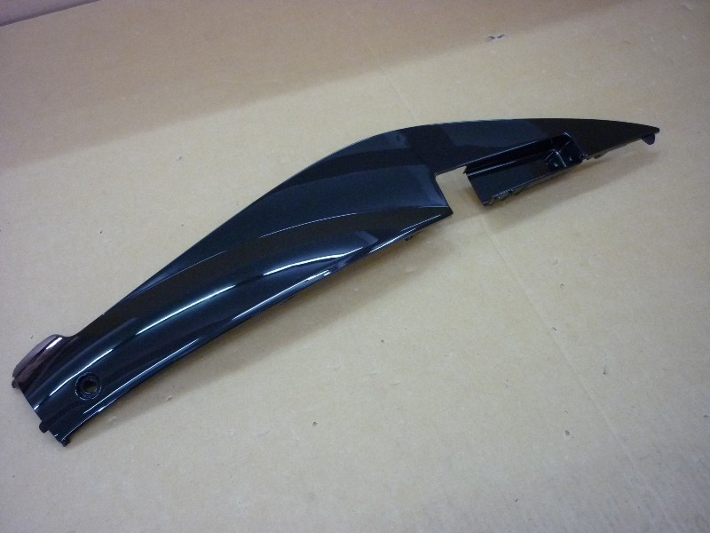 Облицовка боковая правая черный_BK-0406S