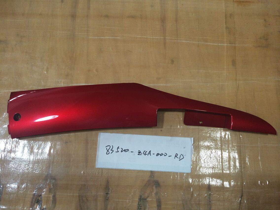 Облицовка боковая правая красный (R-010CA)