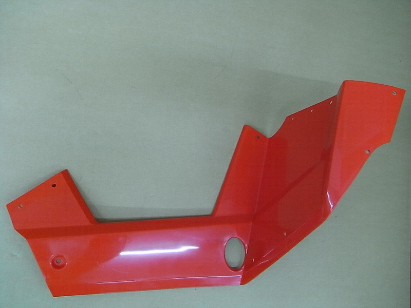 Облицовка боковая правая нижняя красный_R-010CA